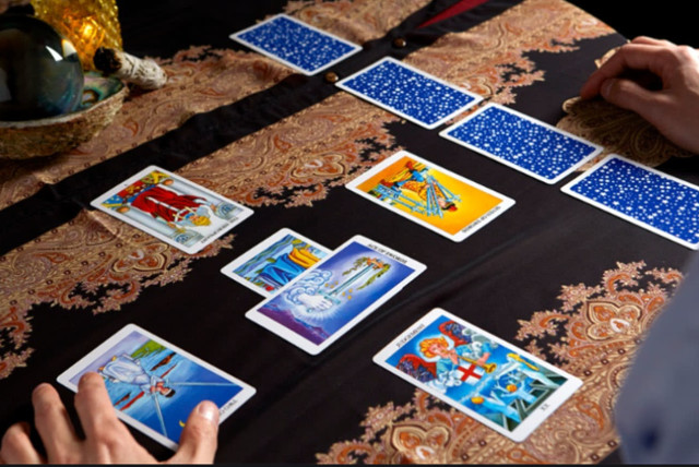 How to find the list of best online tarot card reading?